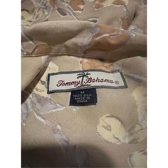 Tommy Bahama 100% Silk men's floral button-up - Picture 5 of 5